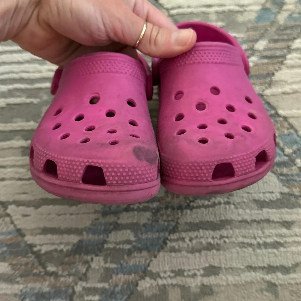 Crocs • hot pink slip on crocs